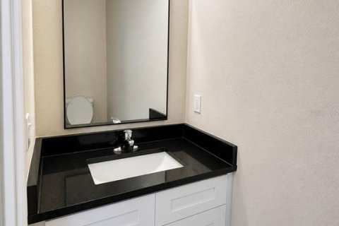 Townhouse in Tampa, Florida 3 bedrooms, 178.19 sq.m. № 2203439 - photo 13
