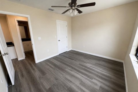 Townhouse in Tampa, Florida 3 bedrooms, 178.19 sq.m. № 2203439 - photo 25