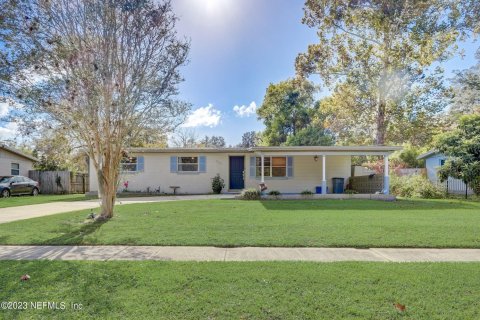 House in Orange Park, Florida 3 bedrooms, 115.94 sq.m. № 809475 - photo 1