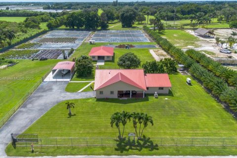 Casa en venta en Homestead, Florida, 4 dormitorios, 197.51 m2 № 1945738 - foto 1
