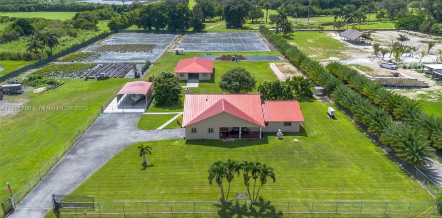 Casa en Homestead, Florida 4 dormitorios, 197.51 m2 № 1945738