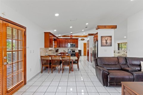 Casa en venta en Homestead, Florida, 4 dormitorios, 197.51 m2 № 1945738 - foto 27
