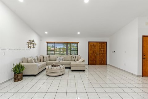 Casa en venta en Homestead, Florida, 4 dormitorios, 197.51 m2 № 1945738 - foto 18