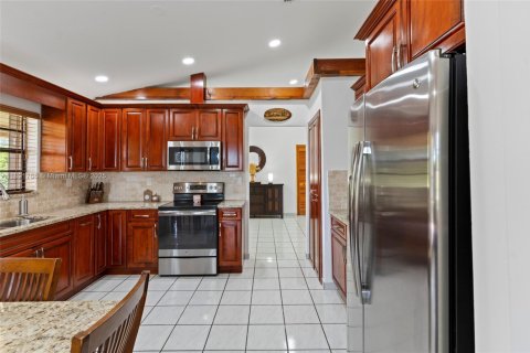 Casa en venta en Homestead, Florida, 4 dormitorios, 197.51 m2 № 1945738 - foto 25
