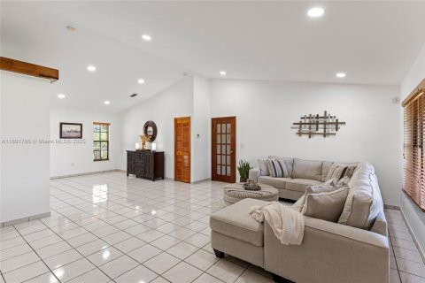 Casa en venta en Homestead, Florida, 4 dormitorios, 197.51 m2 № 1945738 - foto 21