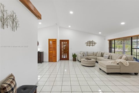 Casa en venta en Homestead, Florida, 4 dormitorios, 197.51 m2 № 1945738 - foto 20
