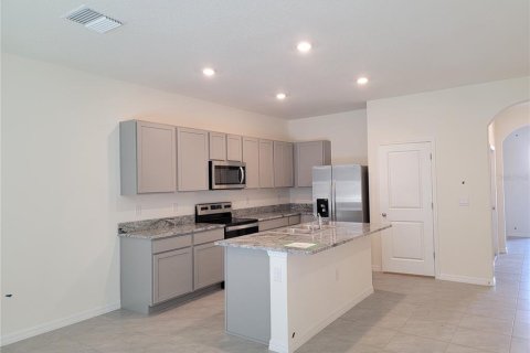 Townhouse in Wesley Chapel, Florida 3 bedrooms, 155.43 sq.m. № 2199723 - photo 6