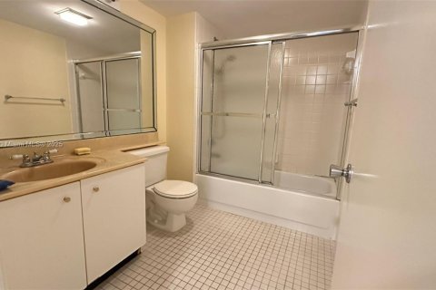 Condo in Pembroke Pines, Florida, 2 bedrooms  № 1794245 - photo 7