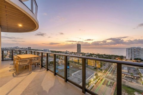 Condominio en venta en Miami Beach, Florida, 3 dormitorios, 102.1 m2 № 2033463 - foto 2