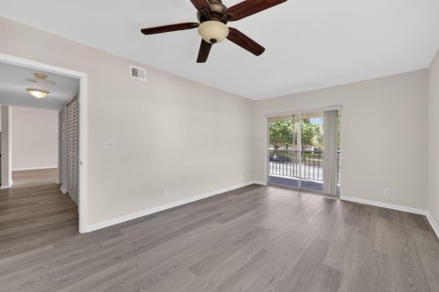 Condominio en alquiler en Jupiter, Florida, 2 dormitorios, 91.04 m2 № 2085959 - foto 13