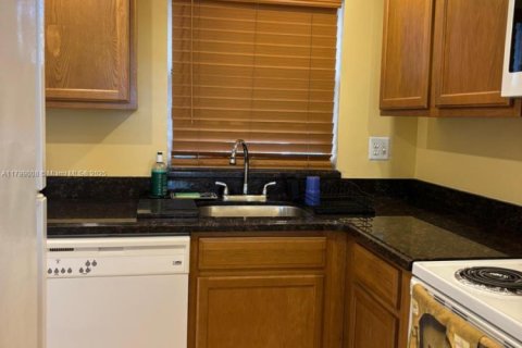 Condo in Sunrise, Florida, 1 bedroom  № 1682640 - photo 13