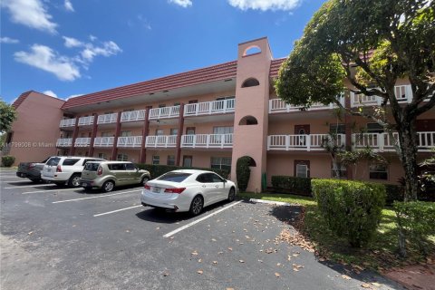 Condo in Sunrise, Florida, 1 bedroom  № 1682640 - photo 24