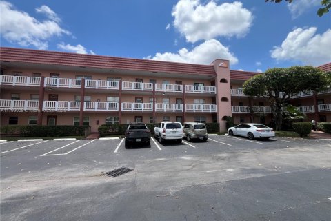 Condo in Sunrise, Florida, 1 bedroom  № 1682640 - photo 25
