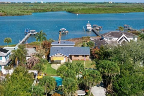 Villa ou maison à vendre à New Smyrna Beach, Floride: 5 chambres, 278.06 m2 № 2330658 - photo 8