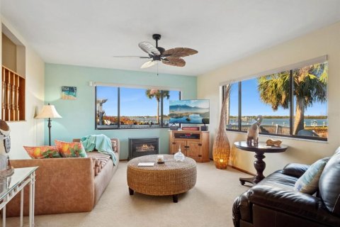 Villa ou maison à vendre à New Smyrna Beach, Floride: 5 chambres, 278.06 m2 № 2330658 - photo 29