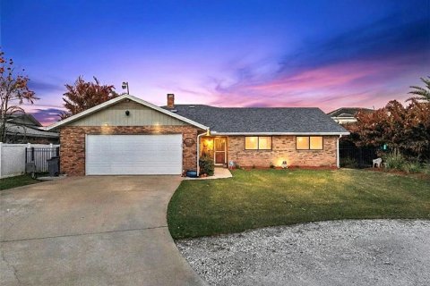 Villa ou maison à vendre à New Smyrna Beach, Floride: 5 chambres, 278.06 m2 № 2330658 - photo 2