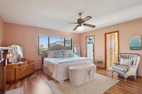 Villa ou maison à vendre à New Smyrna Beach, Floride: 5 chambres, 278.06 m2 № 2330658 - photo 30