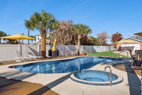 Villa ou maison à vendre à New Smyrna Beach, Floride: 5 chambres, 278.06 m2 № 2330658 - photo 17
