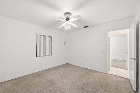 Villa ou maison à vendre à Hollywood, Floride: 2 chambres, 118.17 m2 № 2261091 - photo 14