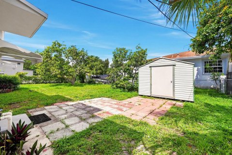 Villa ou maison à vendre à Hollywood, Floride: 2 chambres, 118.17 m2 № 2261091 - photo 23