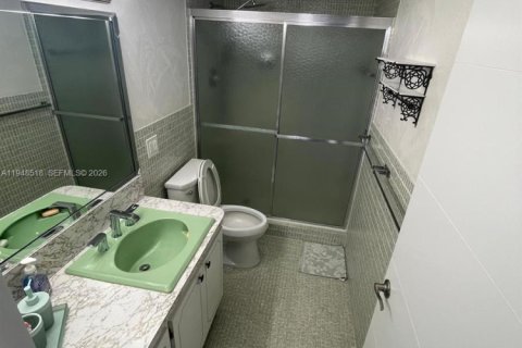 Condominio en alquiler en Hollywood, Florida, 2 dormitorios, 115.38 m2 № 2055515 - foto 9