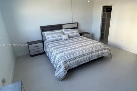 Condominio en alquiler en Hollywood, Florida, 2 dormitorios, 115.38 m2 № 2055515 - foto 8