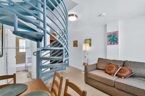 Снять в аренду квартиру в Майами-Бич, Флорида 3 спальни, 67.35м2, № 1948804 - фото 4