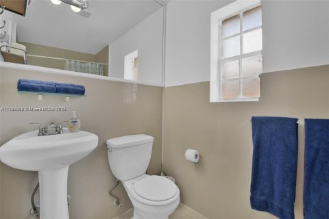 Снять в аренду квартиру в Майами-Бич, Флорида 3 спальни, 67.35м2, № 1948804 - фото 9