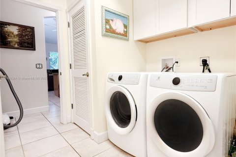 Casa en venta en Port St. Lucie, Florida, 4 dormitorios, 232.53 m2 № 1921903 - foto 15