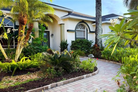 Casa en venta en Port St. Lucie, Florida, 4 dormitorios, 232.53 m2 № 1921903 - foto 2