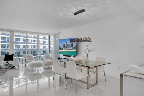 Condo in Hallandale Beach, Florida, 2 bedrooms № 2391743 - photo 6
