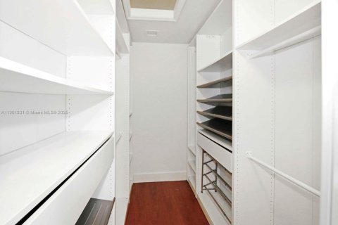 Townhouse in Doral, Florida 3 bedrooms, 161.93 sq.m. № 1953346 - photo 10