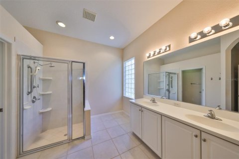 House in Sun City Center, Florida 2 bedrooms, 177.26 sq.m. № 1519825 - photo 14