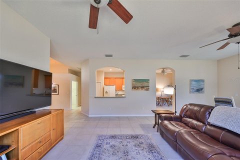 House in Sun City Center, Florida 2 bedrooms, 177.26 sq.m. № 1519825 - photo 7