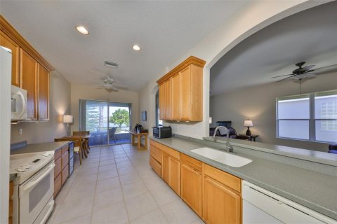 House in Sun City Center, Florida 2 bedrooms, 177.26 sq.m. № 1519825 - photo 10