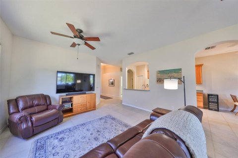 House in Sun City Center, Florida 2 bedrooms, 177.26 sq.m. № 1519825 - photo 6