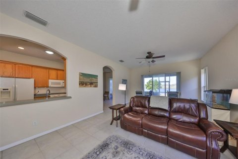 House in Sun City Center, Florida 2 bedrooms, 177.26 sq.m. № 1519825 - photo 4