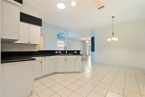 Casa en venta en New Port Richey, Florida, 3 dormitorios, 159.7 m2 № 1342631 - foto 4