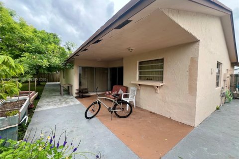 Villa ou maison à vendre à Homestead, Floride: 4 chambres, 148.83 m2 № 2193423 - photo 27