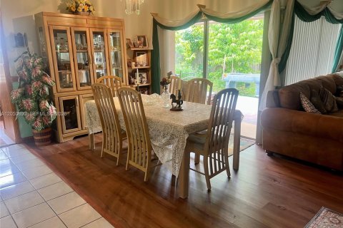 Villa ou maison à vendre à Homestead, Floride: 4 chambres, 148.83 m2 № 2193423 - photo 3