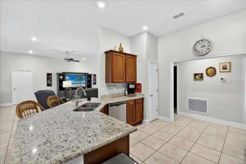 House in Palm Coast, Florida 4 bedrooms, 233 sq.m. № 2198672 - photo 4