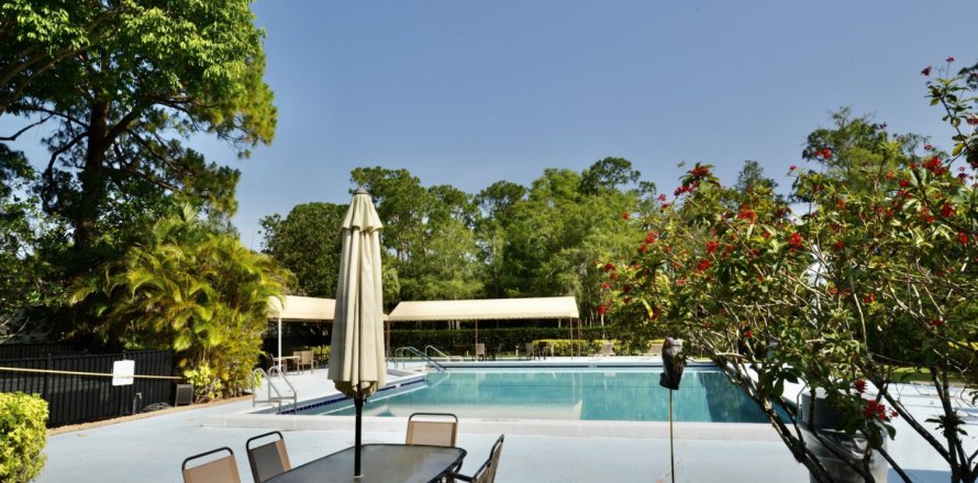 House in Royal Palm Beach, Florida 3 bedrooms, 120.59 sq.m. № 1183532