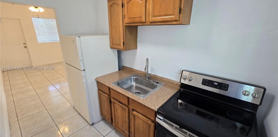 Apartment in Miami, Florida 2 bedrooms № 2028519