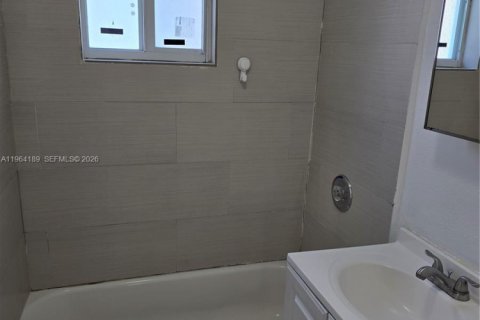 Apartment in Miami, Florida 2 bedrooms № 2028519 - photo 20