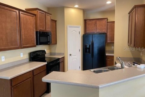 Adosado en alquiler en Fish Hawk, Florida, 3 dormitorios, 163.51 m2 № 1900442 - foto 3