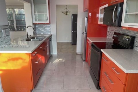 Casa en venta en Tamarac, Florida, 2 dormitorios, 131.27 m2 № 2074949 - foto 8