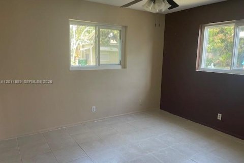 Casa en venta en Tamarac, Florida, 2 dormitorios, 131.27 m2 № 2074949 - foto 4