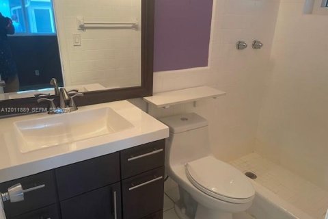 Casa en venta en Tamarac, Florida, 2 dormitorios, 131.27 m2 № 2074949 - foto 3