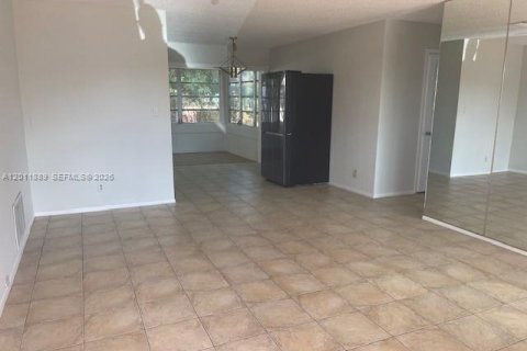 Casa en venta en Tamarac, Florida, 2 dormitorios, 131.27 m2 № 2074949 - foto 7