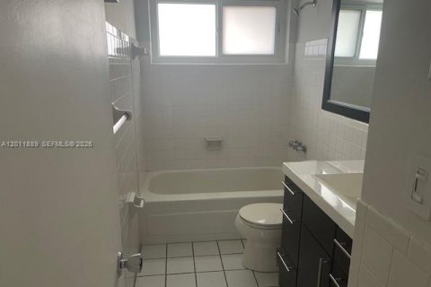 Casa en venta en Tamarac, Florida, 2 dormitorios, 131.27 m2 № 2074949 - foto 6